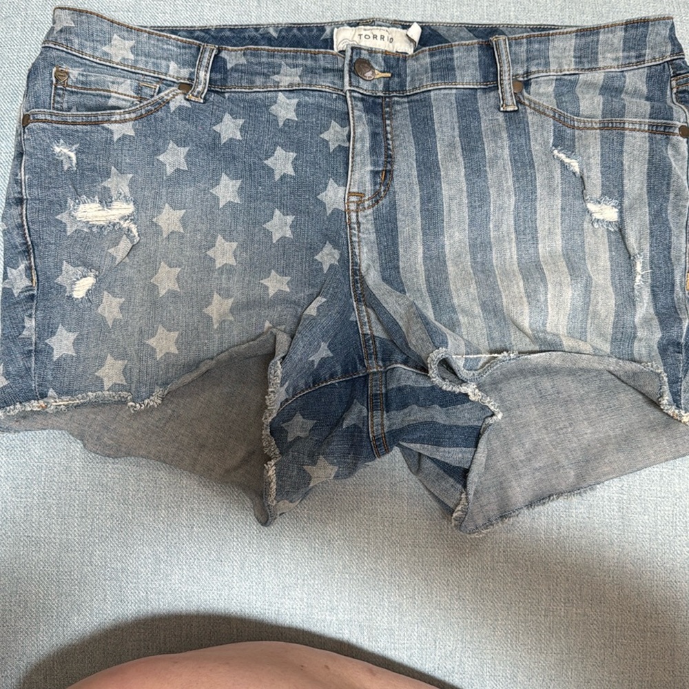 Torrid jean shorts size 18